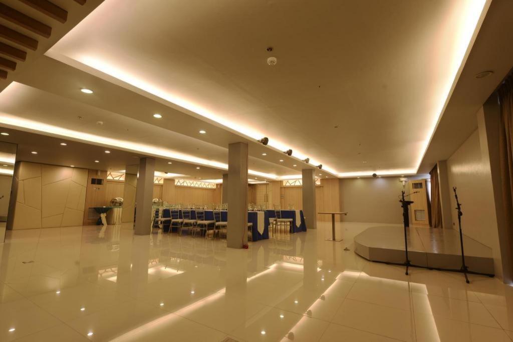 Hotel Estrella Таклобан Экстерьер фото