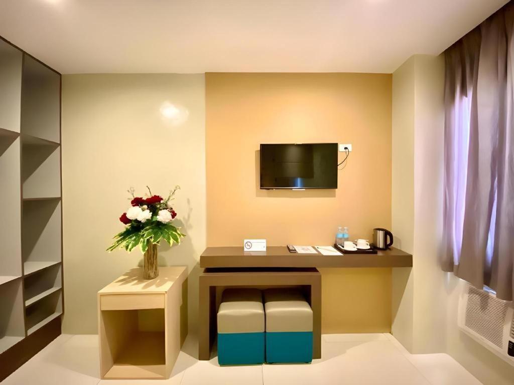 Hotel Estrella Таклобан Экстерьер фото